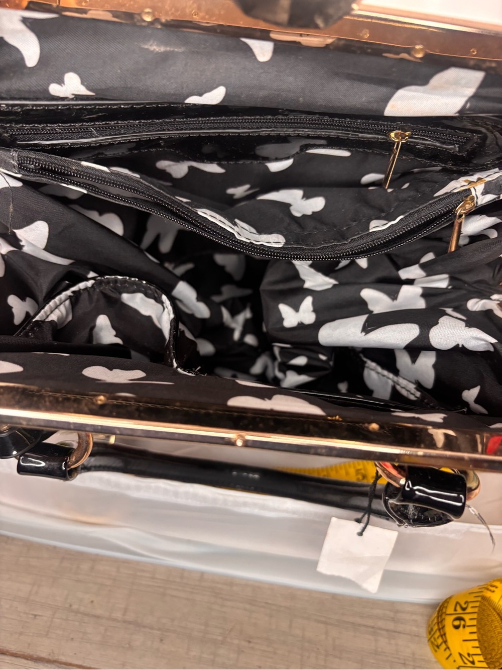 D’orcoa vegan Patent Floral Tote with Gold Accent Charm - Picture 8 of 15